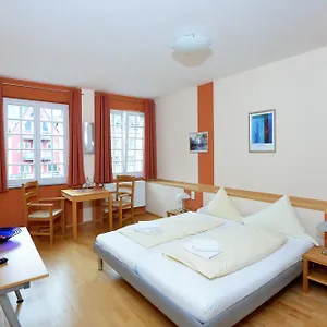 https://gir-keller-gastehaus.topcolognehotels.com